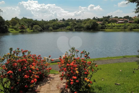 Casa à venda com 4 quartos, sendo 2 suítes,  no condomínio Acmti - Colinas do Mosteiro, Terras de Itaici e Recanto dos Pássaros, Indaiatuba - SP