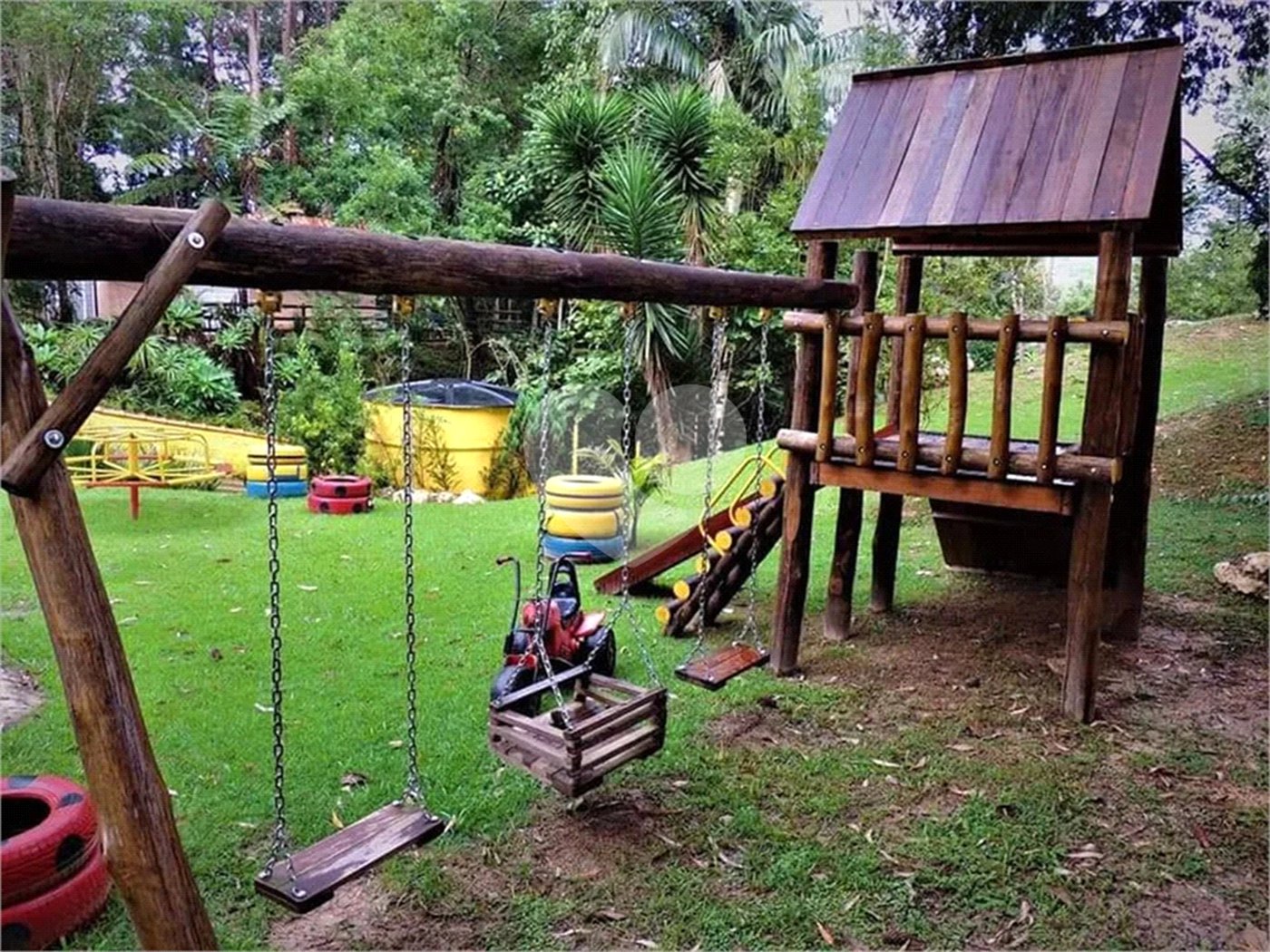 Casa à venda com 6 quartos, sendo 5 suítes,  no condomínio Cinco Lagos, Mairiporã - SP