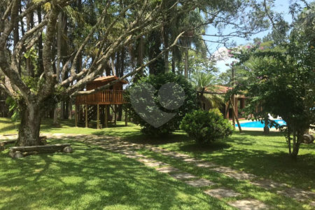 Chácara à venda com 5 quartos, sendo 2 suítes, em Taiaçupeba, Mogi das Cruzes, SP