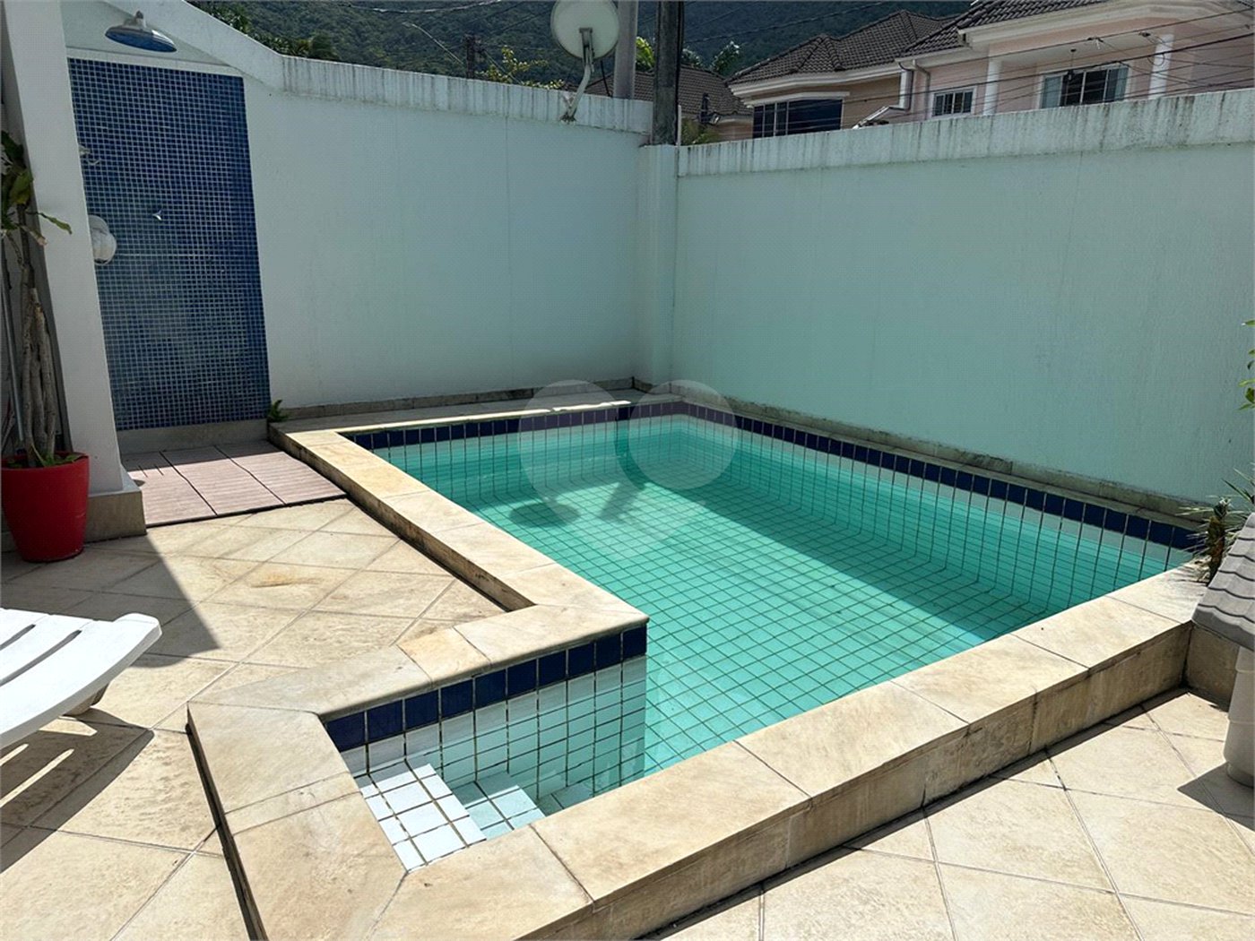 Casa à venda com 4 quartos, sendo 3 suítes, no condomínio Jardins de Florença, Rio de Janeiro - RJ