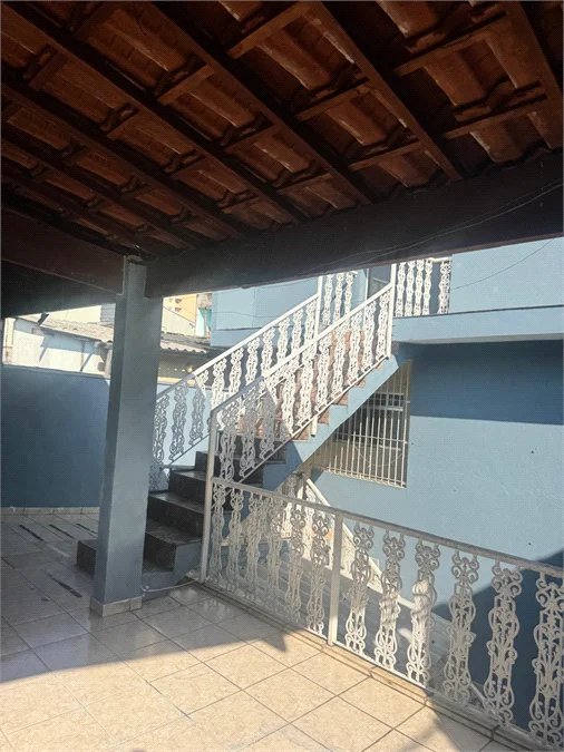 Sobrado à venda com 5 quartos em Bela Vista, Osasco, SP