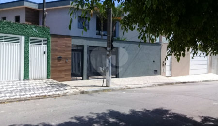 Sobrado à venda com 2 quartos, sendo 1 suíte,  em Cidade Boa Vista, Suzano, SP