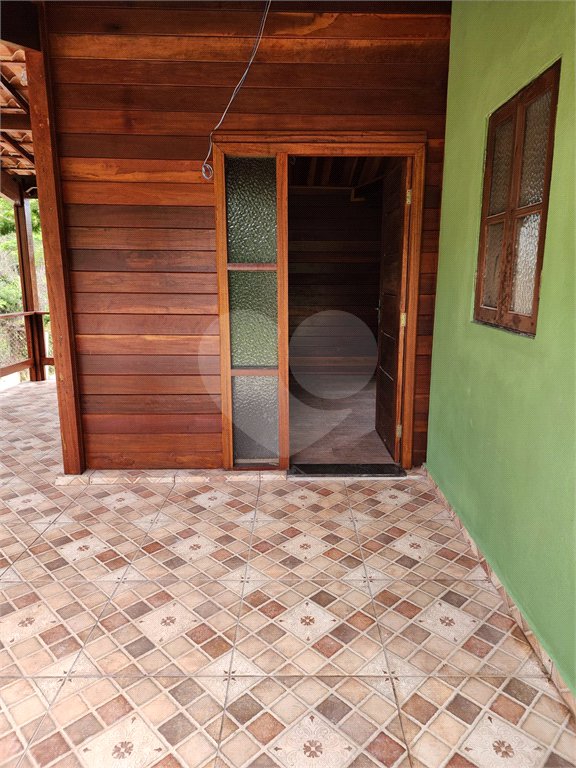 Casa à venda com 2 quartos, sendo 1 suíte, no condomínio Chácara Pedra Grande, Atibaia - SP