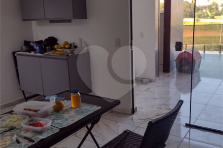 Sobrado à venda com 2 quartos, sendo 1 suíte,  no Centro, Bom Jesus dos Perdões, SP