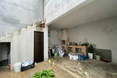 Sobrado à venda com 3 quartos, sendo 1 suíte, em Jardim Quaresmeira II, Suzano, SP