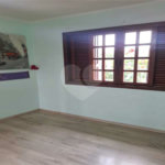 Casa à venda com 4 quartos, sendo 1 suíte, no condomínio Conjunto Residencial Green Village I, Mogi das Cruzes - SP