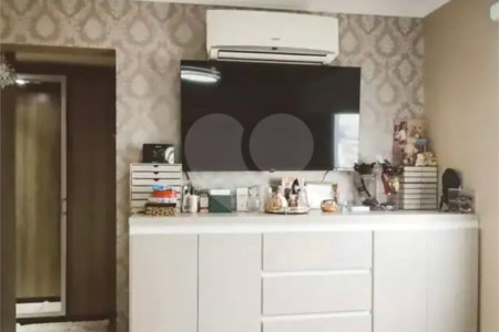 Apartamento à venda com 3 quartos, sendo 1 suíte, em Carandiru, São Paulo, SP