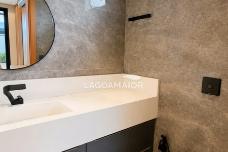 Casa à venda com 3 quartos, sendo 3 suítes, no condomínio Villa Dumont, Três Lagoas - MS
