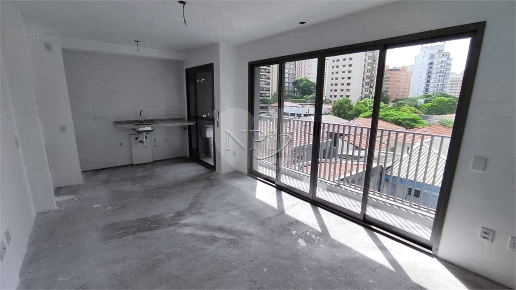 Apartamento à venda com 3 quartos, sendo 2 suítes,  em Moema, São Paulo, SP