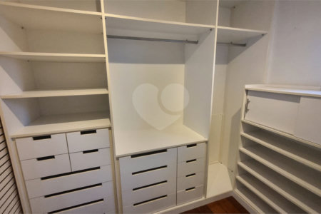 Apartamento à venda com 3 quartos, sendo 1 suíte,  em Indianópolis, São Paulo, SP