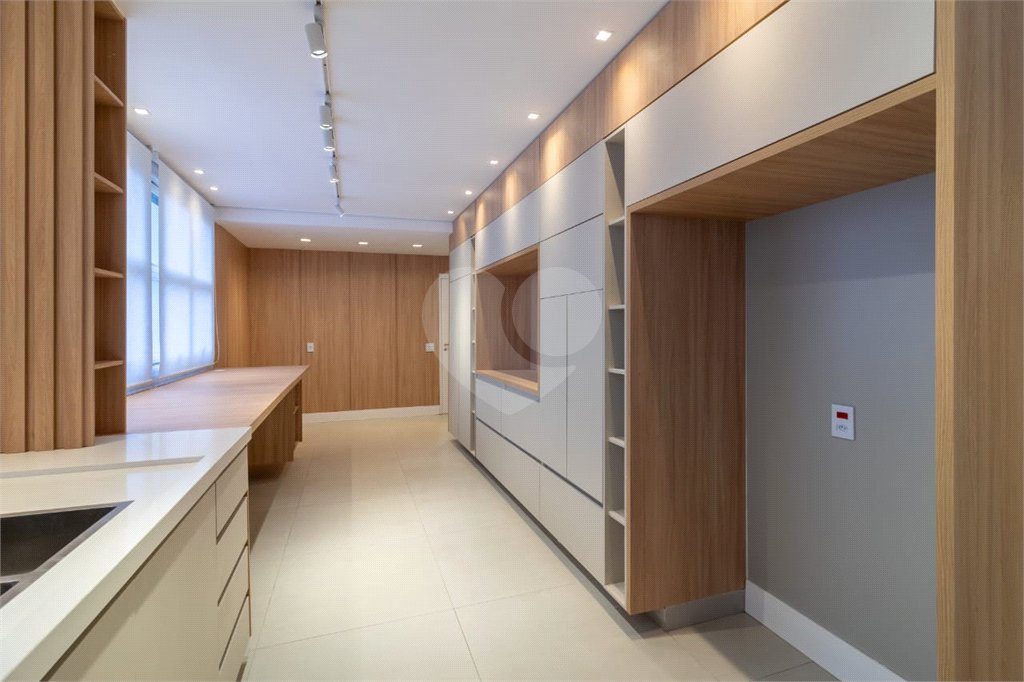 Apartamento à venda com 4 suítes em Vila Sofia, São Paulo, SP