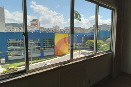 Apartamento à venda com 3 quartos, sendo 1 suíte,  em Tijuca, Rio de Janeiro, RJ