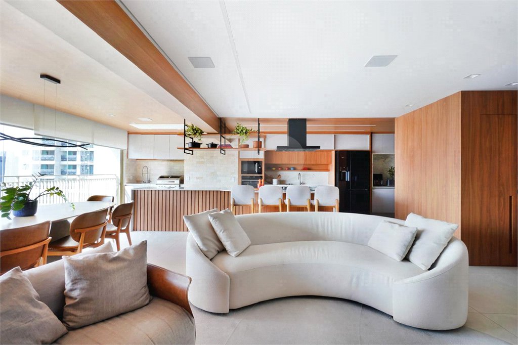 Apartamento à venda com 3 suítes em Indianópolis, São Paulo, SP