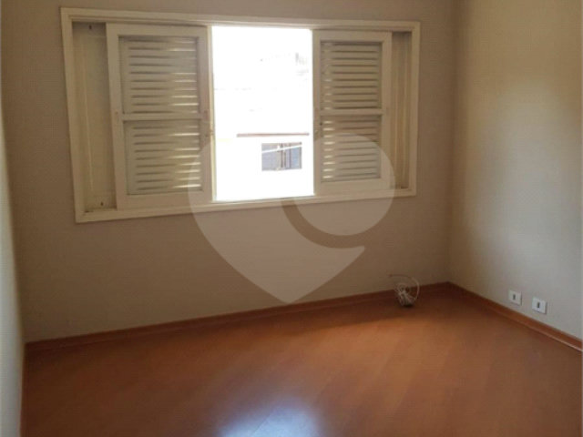Sobrado à venda com 3 quartos, sendo 1 suíte,  em Jabaquara, São Paulo, SP