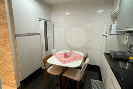 Casa à venda com 3 quartos, sendo 1 suíte,  no condomínio Villagio Campo Grande, São Paulo - SP