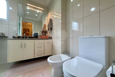 Apartamento à venda com 3 suítes em Campo Belo, São Paulo, SP