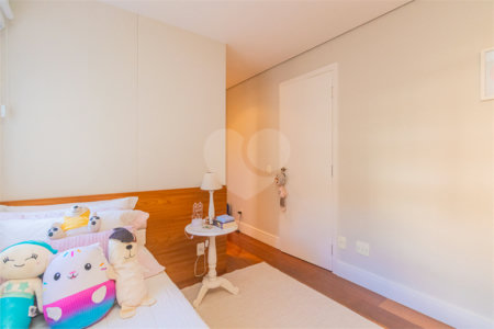 Apartamento à venda com 3 suítes em Alto da Boa Vista, São Paulo, SP
