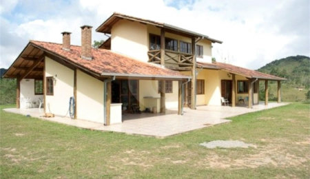 Sítio à venda com 10 quartos, sendo 4 suítes, no Centro, Natividade da Serra, SP