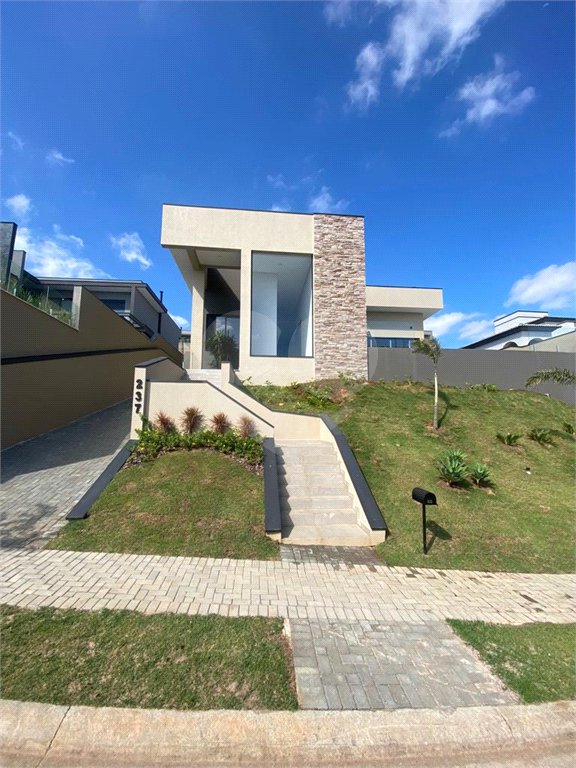 Casa à venda com 4 suítes no condomínio Campo de Toscana, Vinhedo - SP