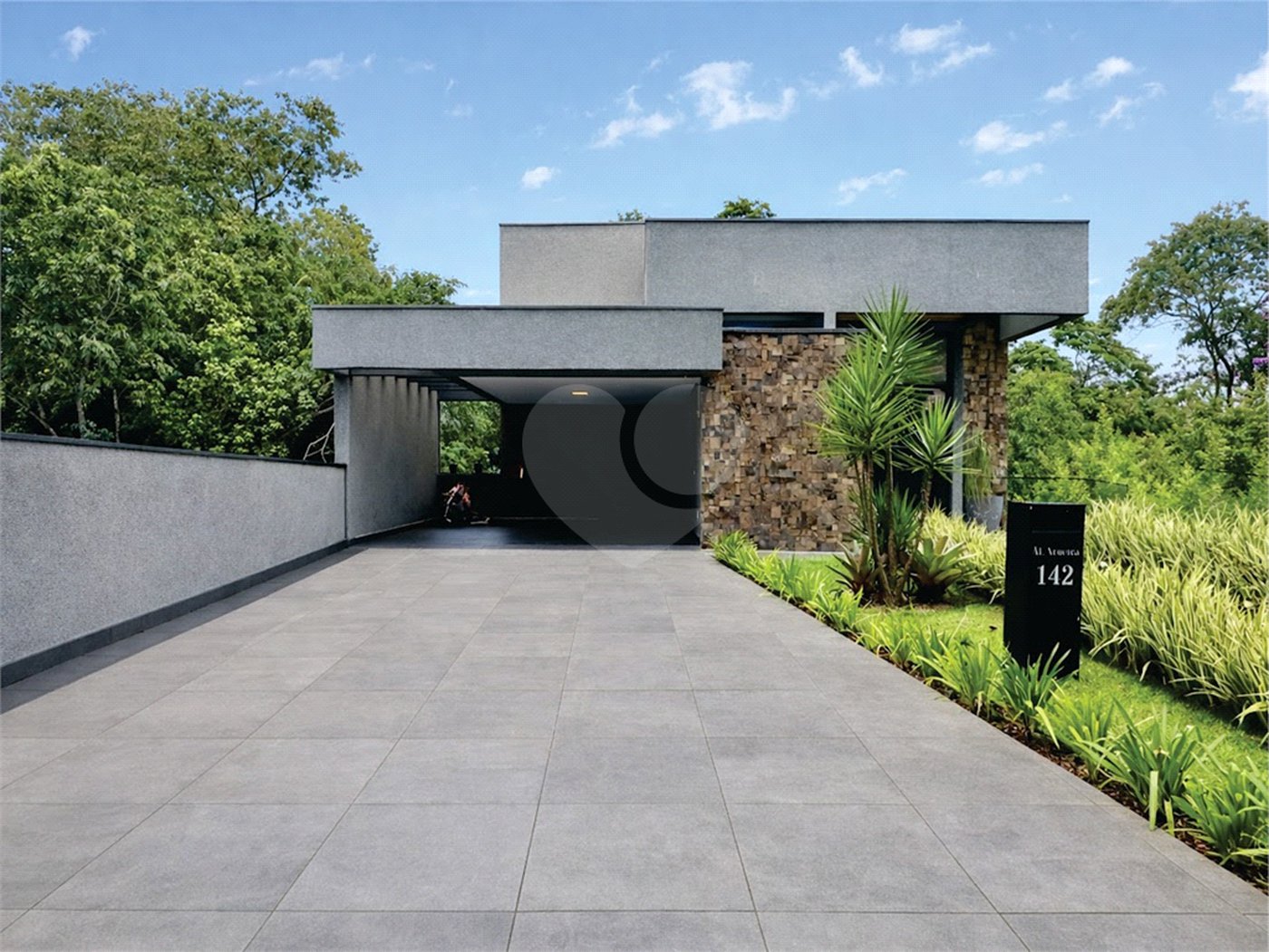 Casa à venda com 3 suítes no condomínio Reserva Santa Maria, Jandira - SP