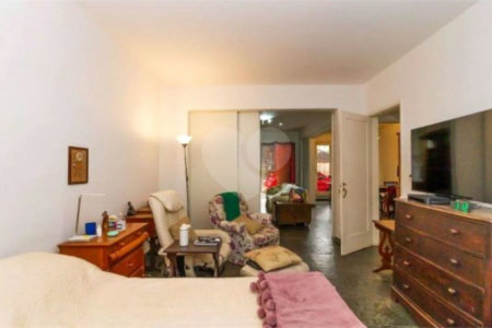 Casa à venda com 4 quartos, sendo 2 suítes,  em Jardim Paulista, São Paulo, SP