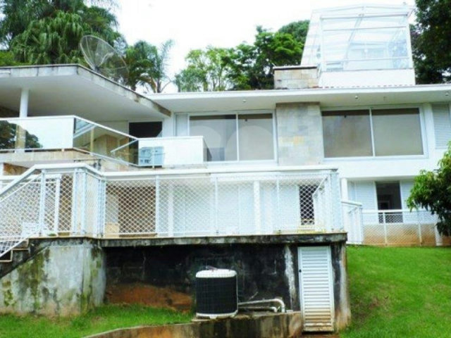 Sobrado à venda com 4 quartos, sendo 3 suítes,  em Tremembé, São Paulo, SP