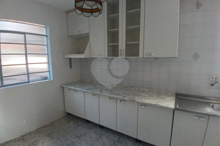 Casa à venda com 4 quartos, sendo 2 suítes, em Vila Gustavo, São Paulo, SP