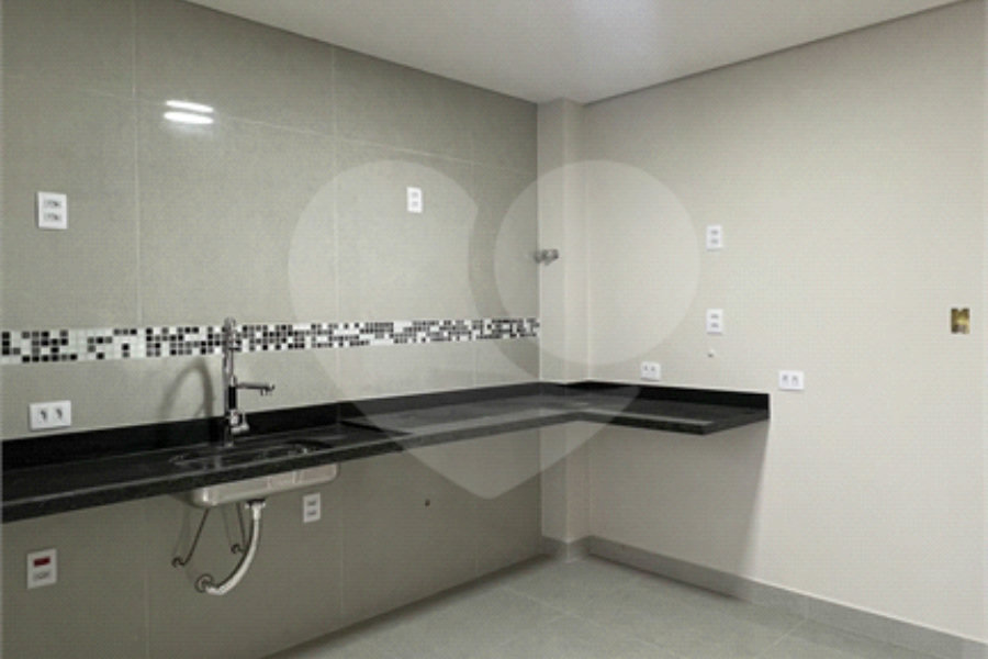 Sobrado à venda com 3 quartos, sendo 1 suíte, em Vila Nova Cachoeirinha, São Paulo, SP
