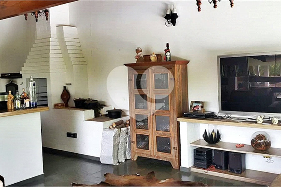 Casa à venda com 4 suítes no condomínio Alpes da Cantareira, Mairiporã - SP
