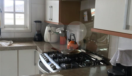 Sobrado à venda com 4 quartos, sendo 1 suíte,  em Jardim Virginia Bianca, São Paulo, SP