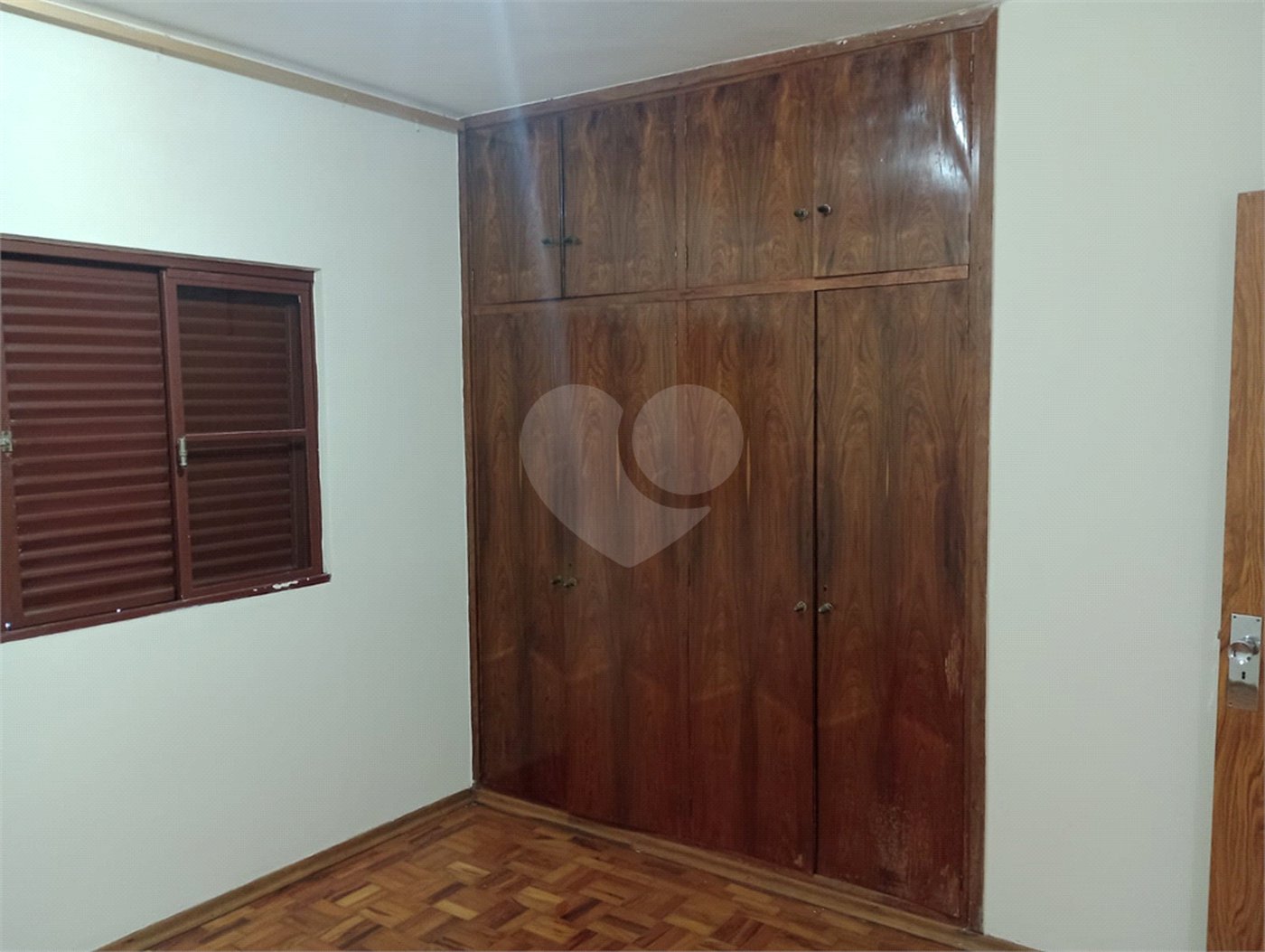 Casa à venda com 4 quartos, sendo 1 suíte, em Vila Rosa, Itapetininga, SP