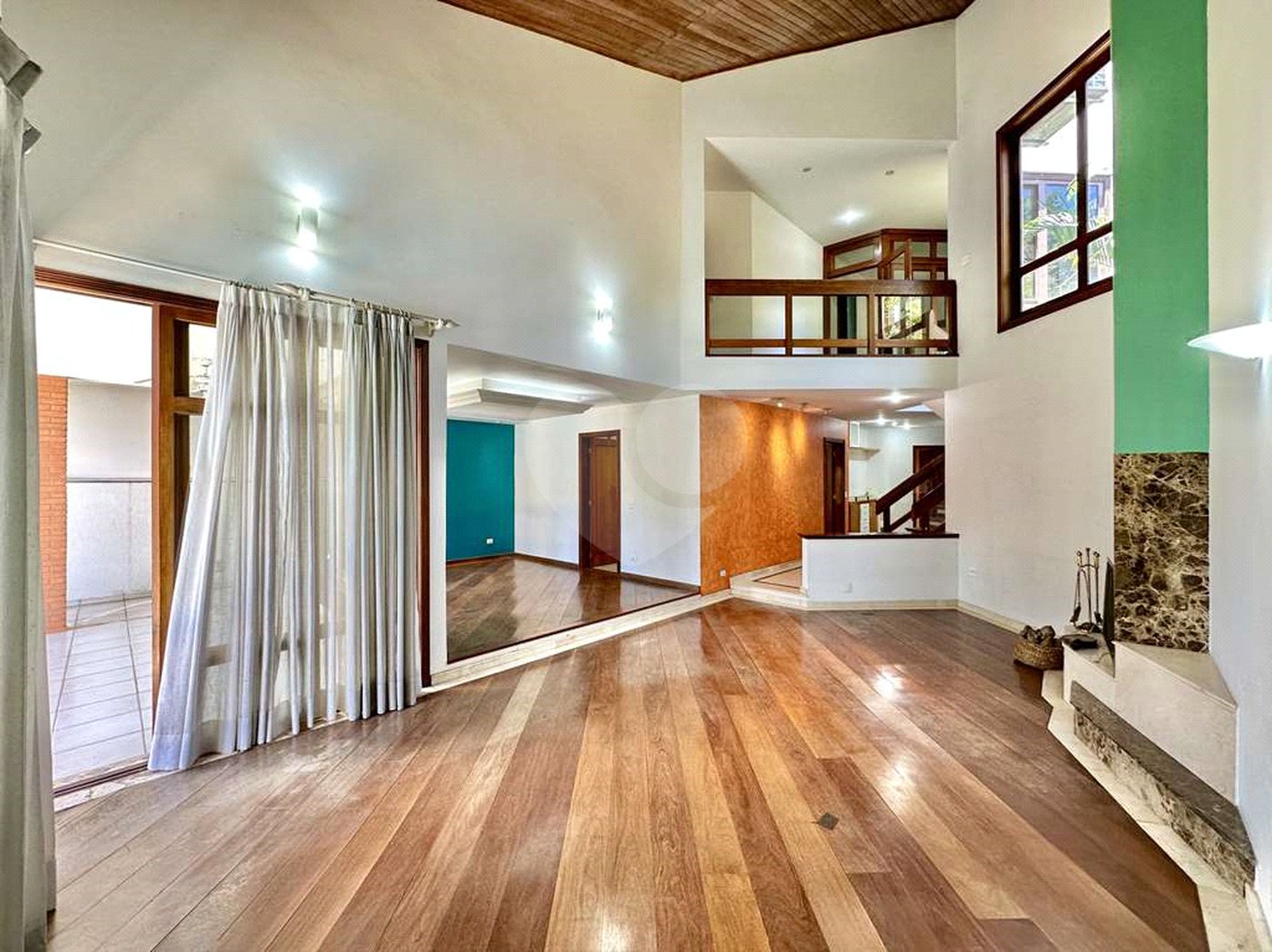 Casa à venda com 4 quartos, sendo 2 suítes,  no condomínio São Paulo Ii, Cotia - SP