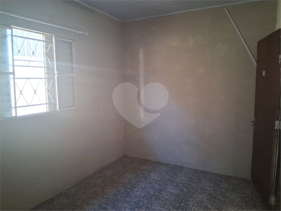 Casa à venda com 2 quartos em Vila Hungria, Itapetininga, SP