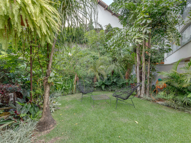 Casa à venda com 4 suítes no condomínio Residencial Canumã, São Paulo - SP