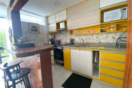 Casa em condomínio à venda com 2 quartos, sendo 1 suíte,  no Centro (mangue), Armação dos Búzios, RJ
