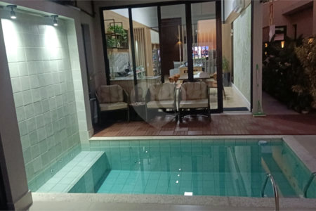 Casa à venda com 4 suítes no condomínio Sta Morriz, Campinas - SP