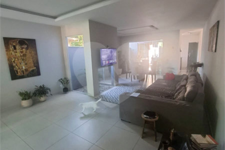 Casa à venda com 3 quartos, sendo 1 suíte, em Campo Grande, Rio de Janeiro, RJ