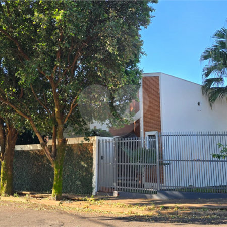 Casa à venda ou para alugar com 4 quartos, sendo 2 suítes, em Jardim Morumbi, Araraquara, SP