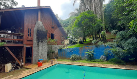 Casa à venda com 4 quartos, sendo 2 suítes,  no condomínio Associação Reserva das Hortênsias, Mairiporã - SP