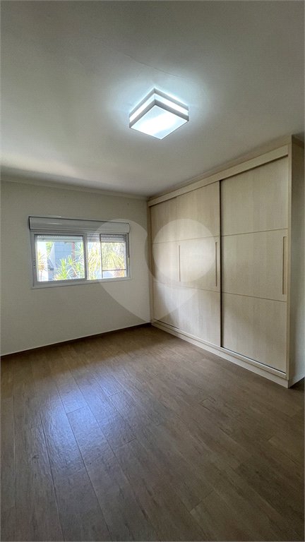 Casa à venda com 3 quartos, sendo 2 suítes, no condomínio Mirante do Horto, São Paulo - SP