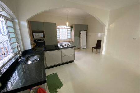 Sobrado à venda com 3 quartos, sendo 1 suíte, em Monte Castelo, São José dos Campos, SP
