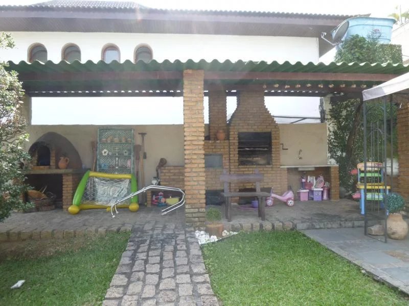 Sobrado à venda com 3 suítes em Jardim Leonor, São Paulo, SP