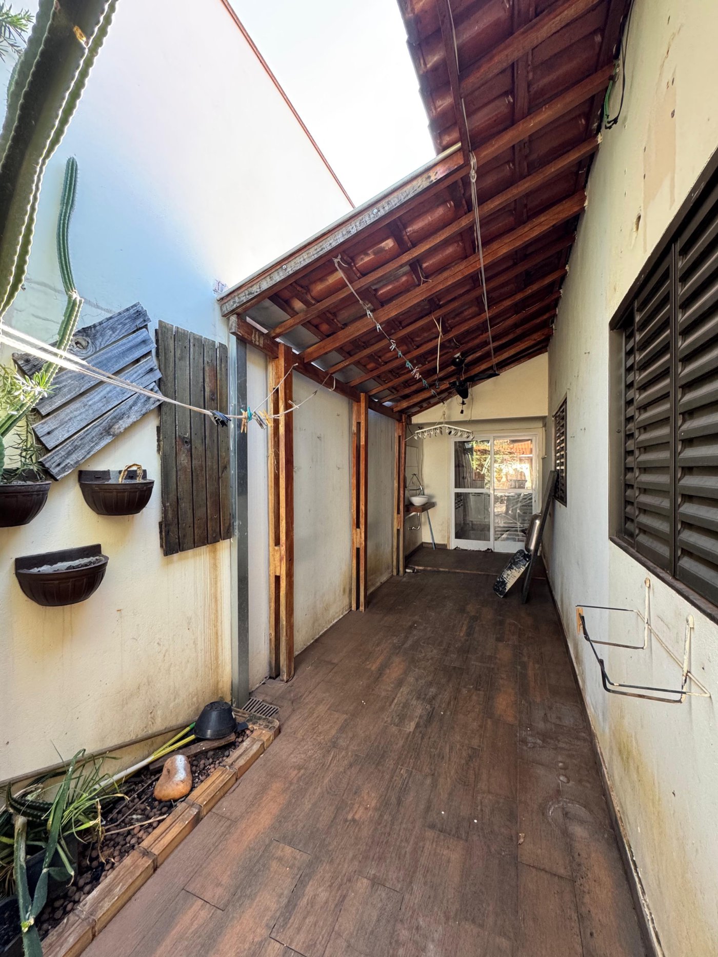 Casa para alugar com 3 quartos, sendo 1 suíte,  em Santa Luzia, Três Lagoas, MS