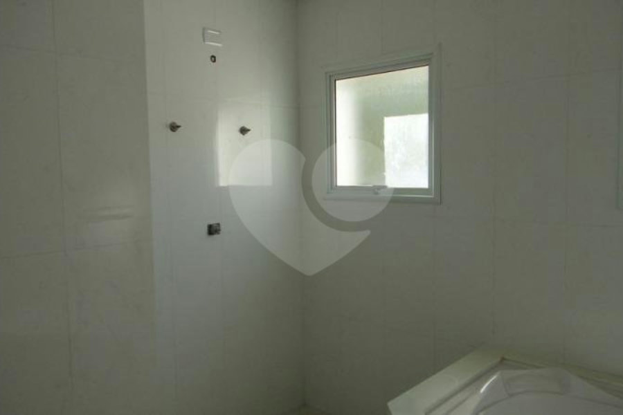 Casa à venda com 3 suítes no condomínio Villa Castanheira, São Paulo - SP