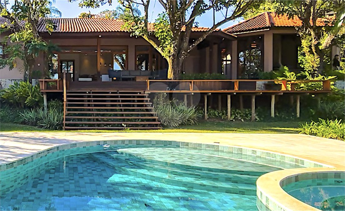 Casa à venda com 6 quartos, sendo 5 suítes,  no condomínio Lagos do Shanadu, Indaiatuba - SP
