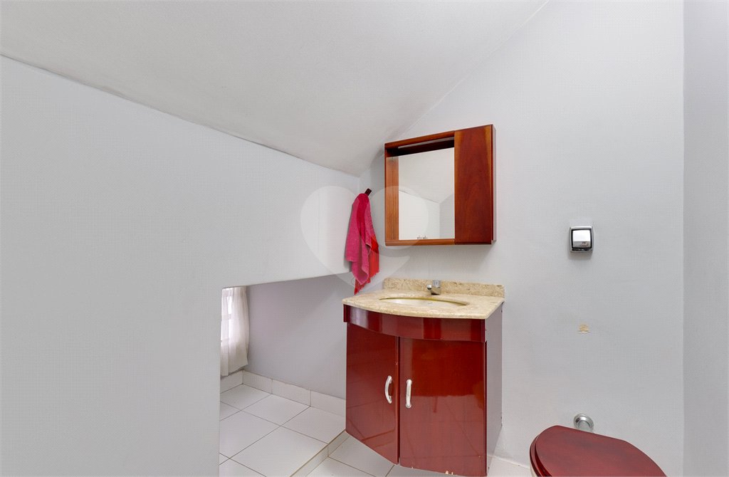 Sobrado à venda com 4 quartos, sendo 1 suíte, em Jardim Prudência, São Paulo, SP