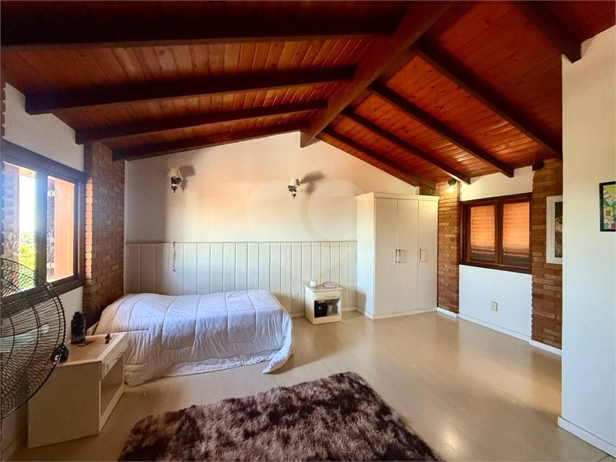 Casa à venda com 4 quartos, sendo 2 suítes,  no condomínio Morada da Lua, Vinhedo - SP