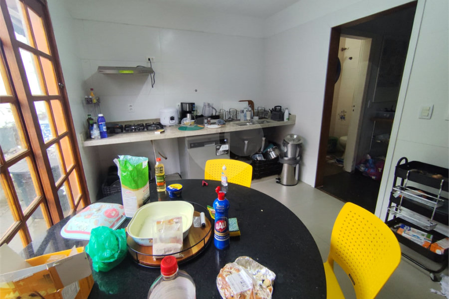 Sobrado à venda com 4 quartos, sendo 2 suítes,  em Tremembé, São Paulo, SP