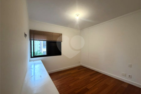 Apartamento à venda com 3 suítes em Vila Suzana, São Paulo, SP