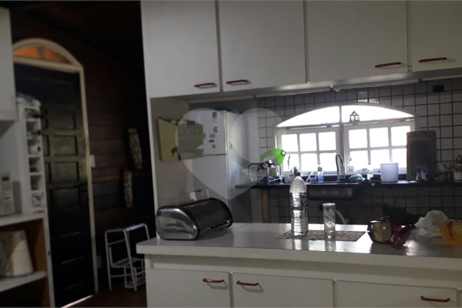 Casa à venda com 3 quartos, sendo 1 suíte, no condomínio Gleba II, Mairiporã - SP